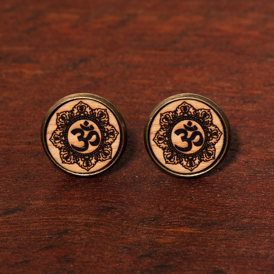 Om Flower Ohrstecker Holzschmuck aus Naturholz / Anhänger
