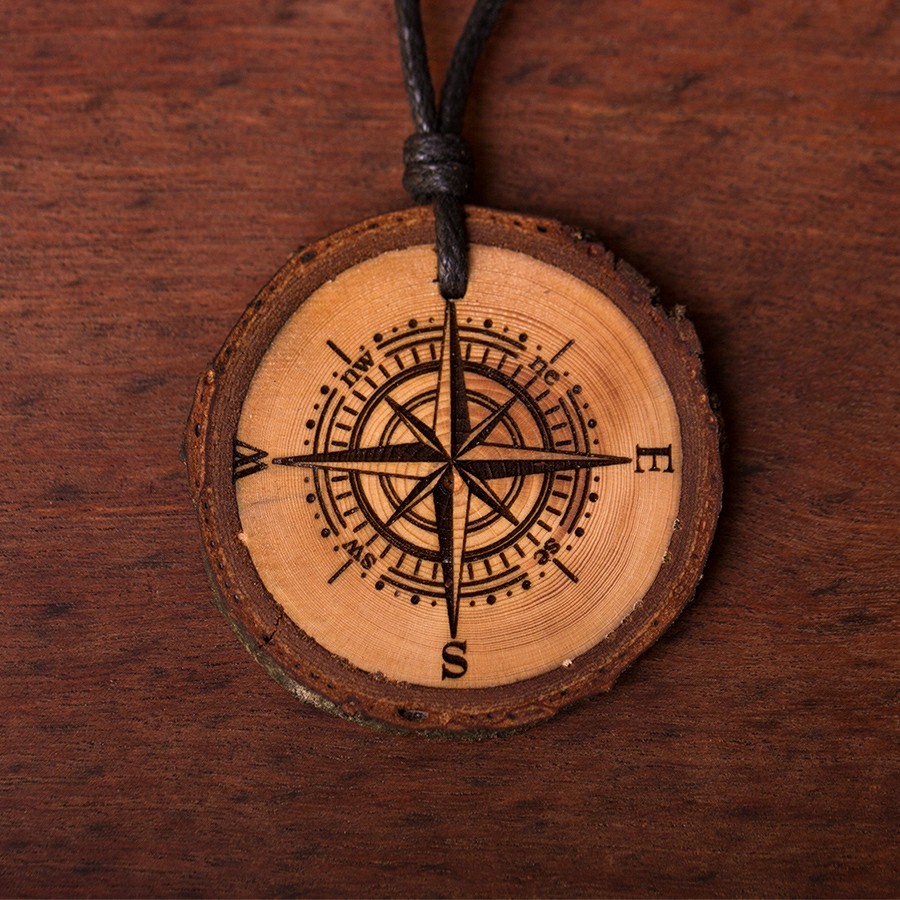 Kompass Kette Holzschmuck aus Naturholz / Anhänger