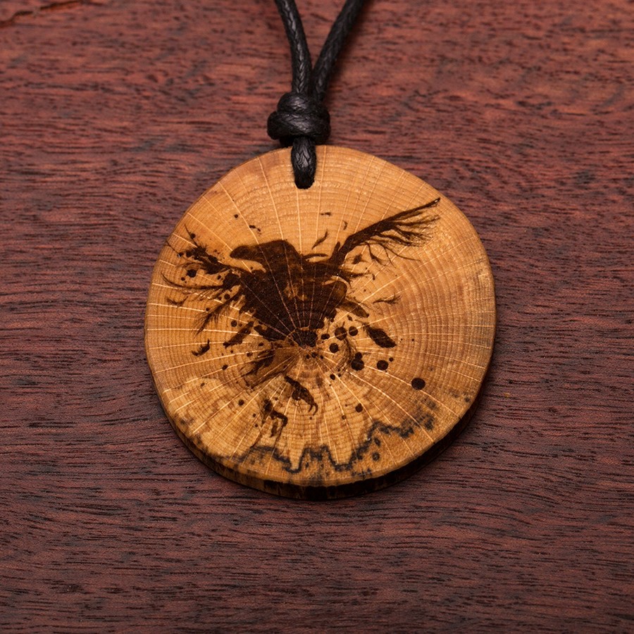Rabe Kette Holzschmuck aus Naturholz / Anhänger