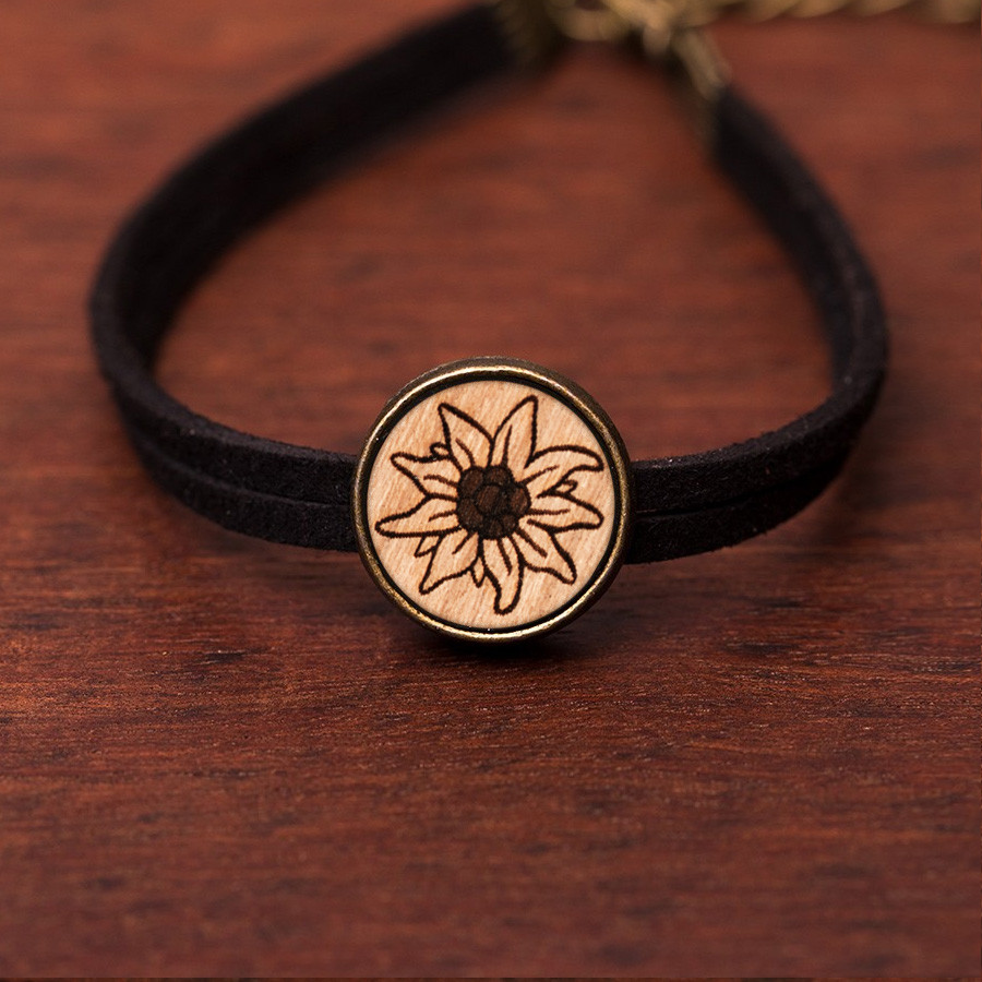 Edelweiß Armkette Holzschmuck aus Naturholz / Anhänger