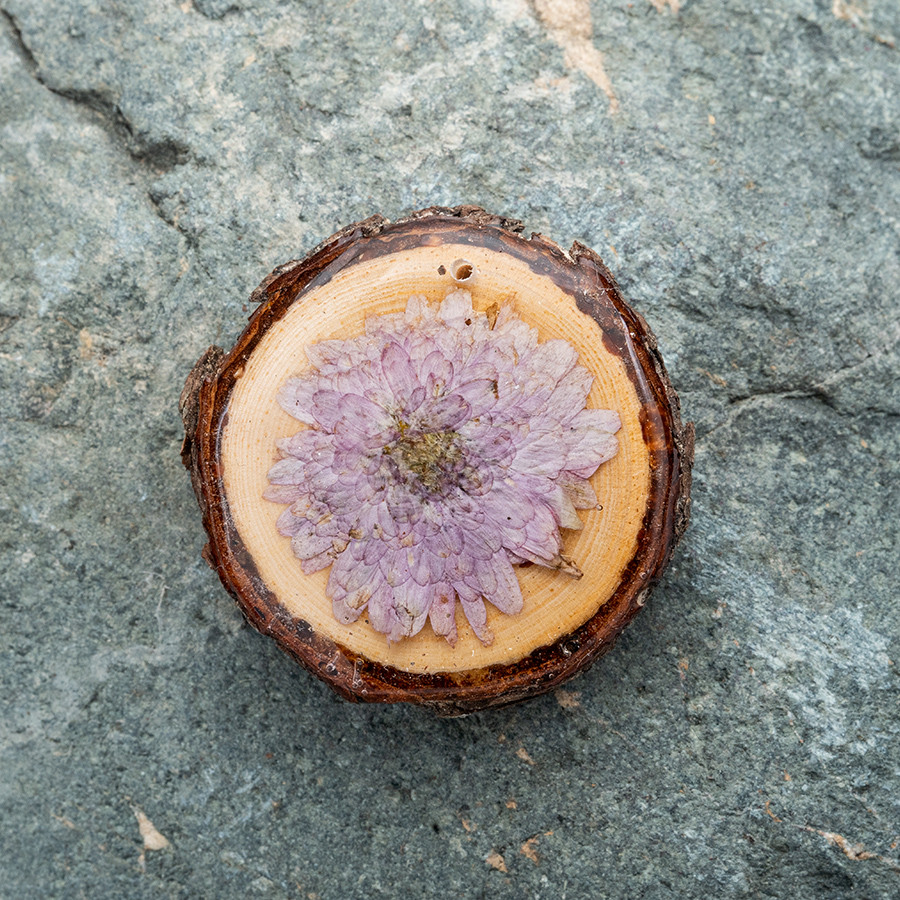 Zirbenblüte 5283 Kette Holzschmuck aus Naturholz / Anhänger