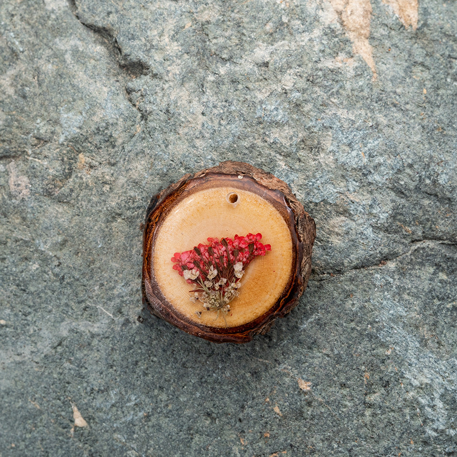 Zirbenblüte 5290 Kette Holzschmuck aus Naturholz / Anhänger