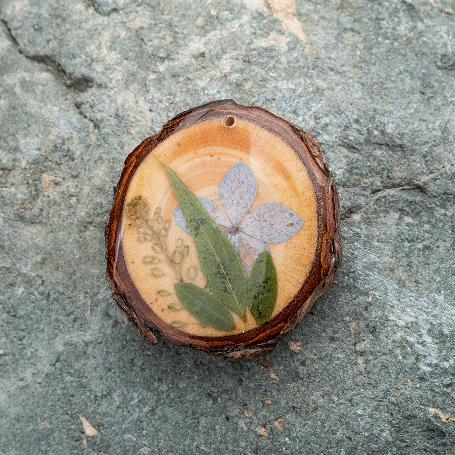 Zirbenblüte 5312 Kette Holzschmuck aus Naturholz / Anhänger