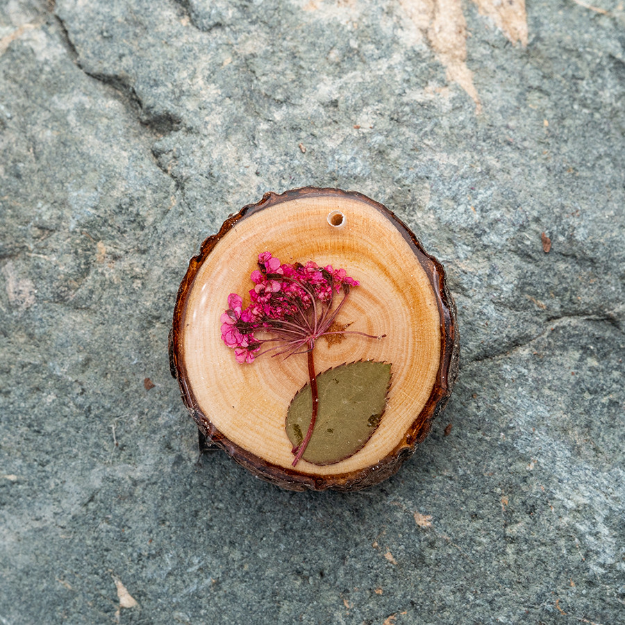 Zirbenblüte 5320 Kette Holzschmuck aus Naturholz / Anhänger