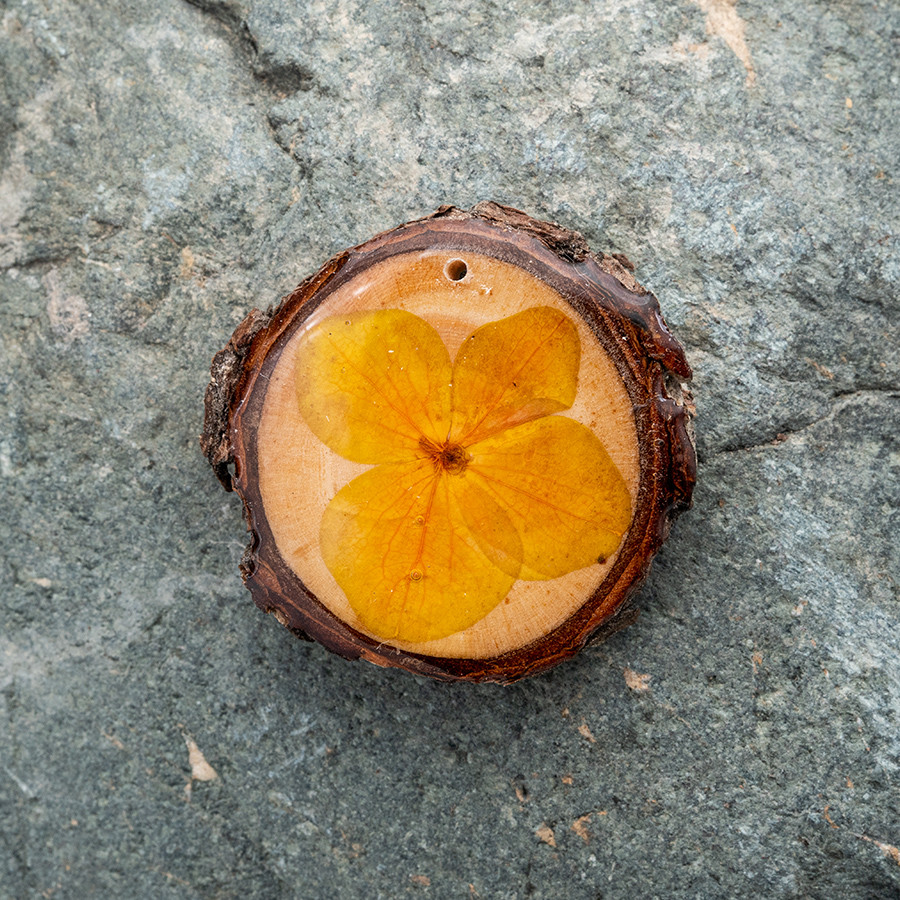 Zirbenblüte 5326 Kette Holzschmuck aus Naturholz / Anhänger