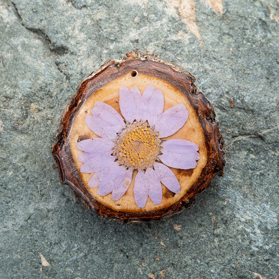 Zirbenblüte 5333 Kette Holzschmuck aus Naturholz / Anhänger