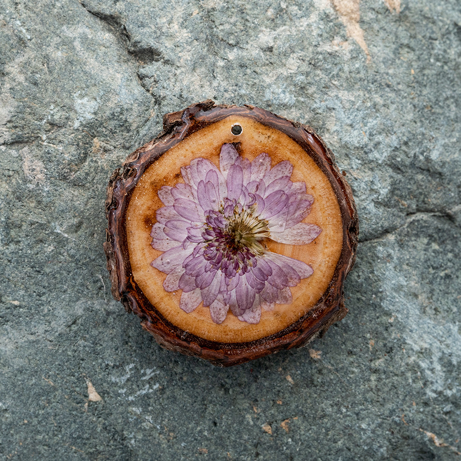 Zirbenblüte 5342 Kette Holzschmuck aus Naturholz / Anhänger